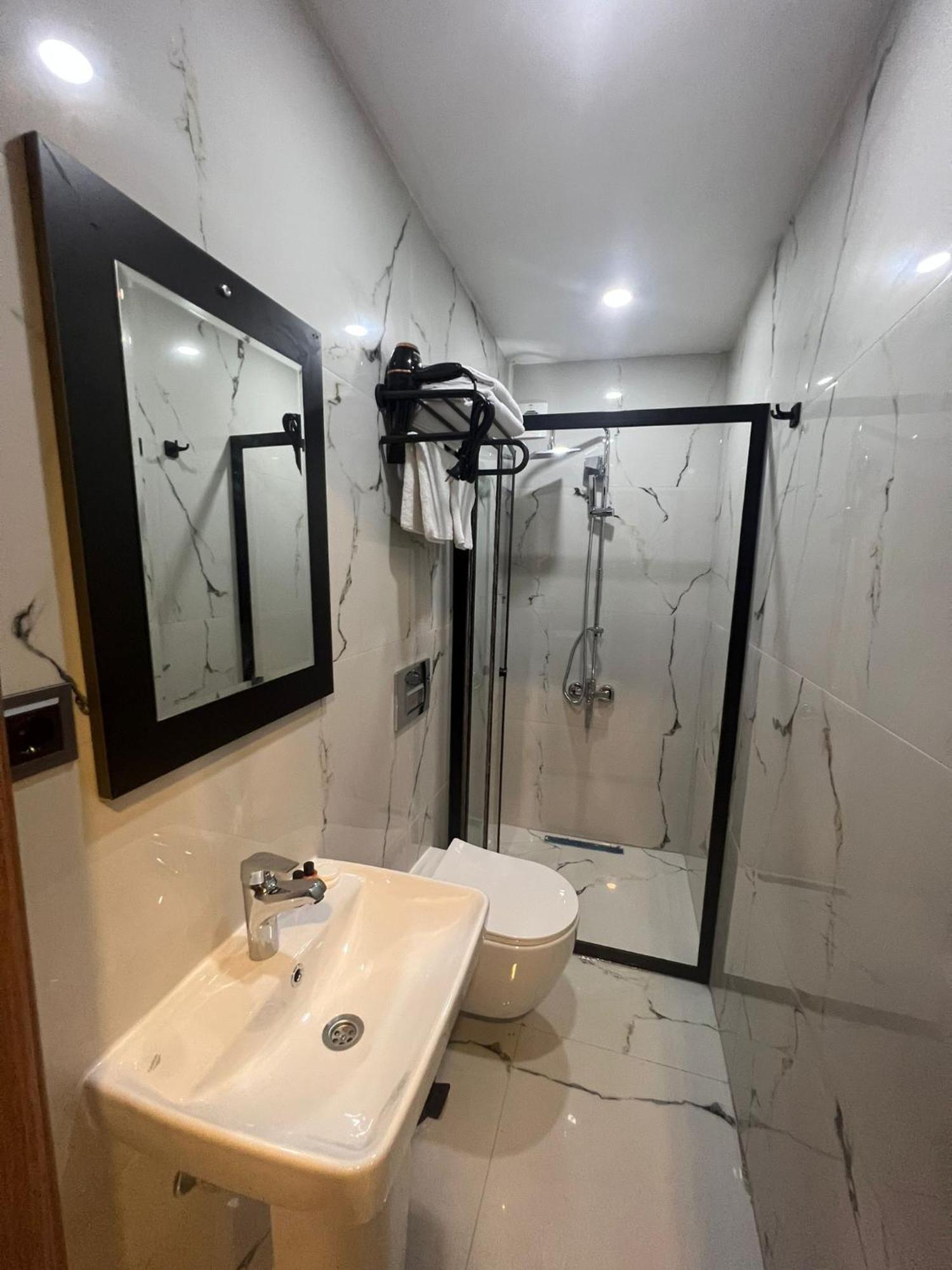 Seaway Hotel Istanbul Exterior photo